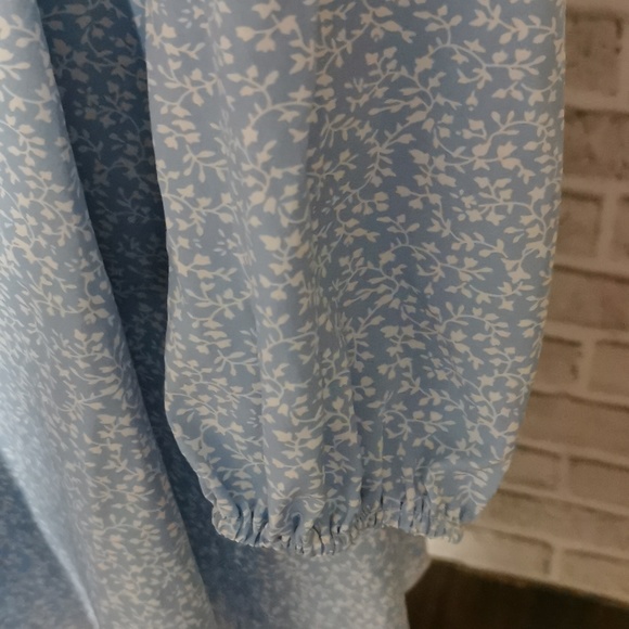 SHEIN long sleeved summer dress Blue and White Floral ladies size large - Picture 3 of 4